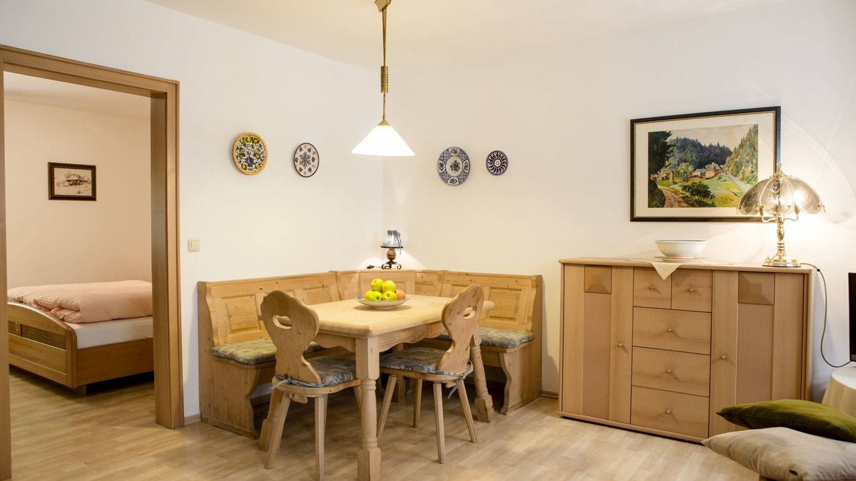 Helmbrechts Apartment | Vacation apartment with living and kitchen area