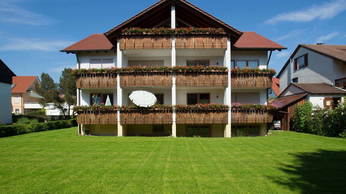Langenargen Apartment | Vacation apartment Rosenstraße 11, min. 65sqm, 2 bedrooms max. 5 persons