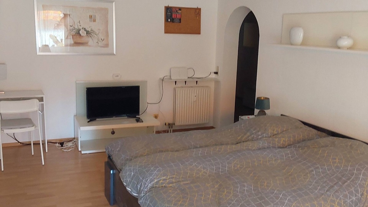Neckargemuend Apartment | Vacation apartment on the outskirts and forest edge of Neckargemünd in a quiet MfH