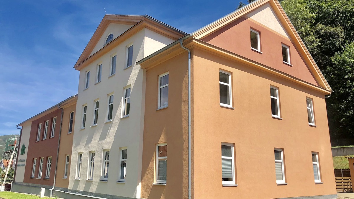 Obstfelderschmiede Apartment | Vacation apartment Alte Schule Friedrich Fröbel