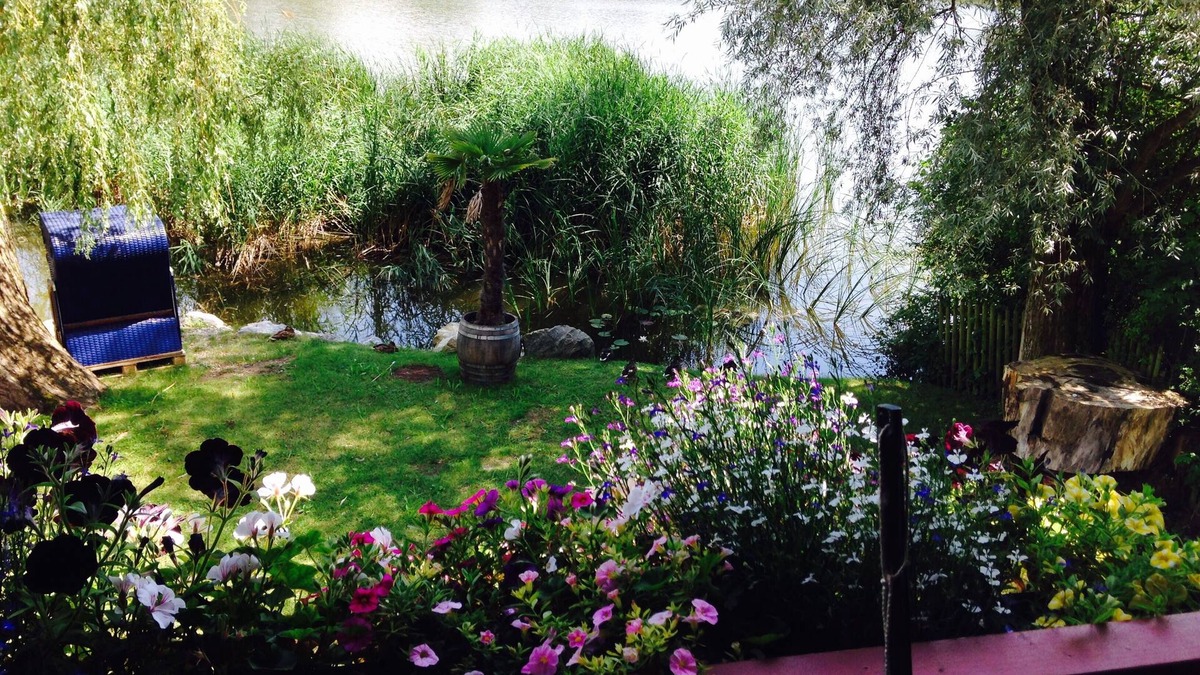 Rothkreuz House | Vacation apartment directly on the Weissensberger Weiher near Lindau