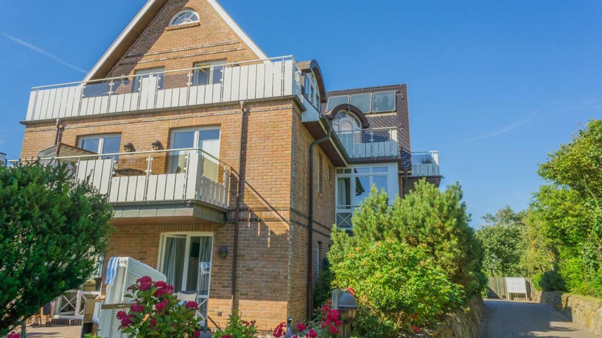 Wenningstedt-Braderup Apartment | Vacation apartment by the village pond for up to 2 people with balcony.