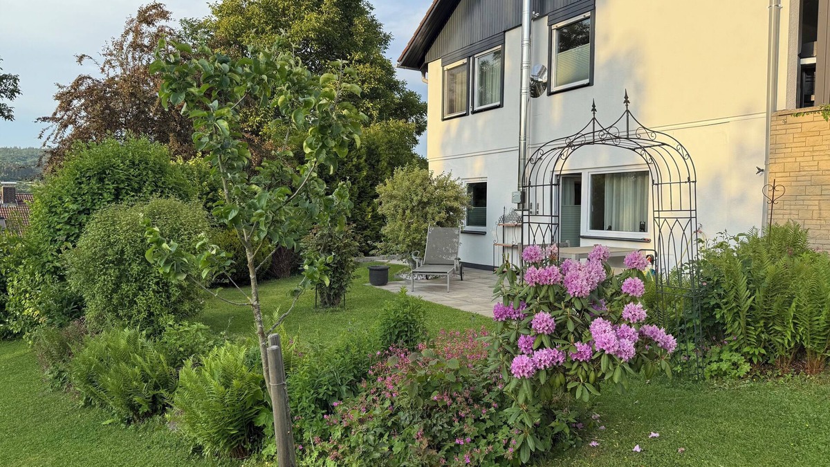 Witzenhausen Apartment | Vacation apartment in a quiet location in the middle of cherry country