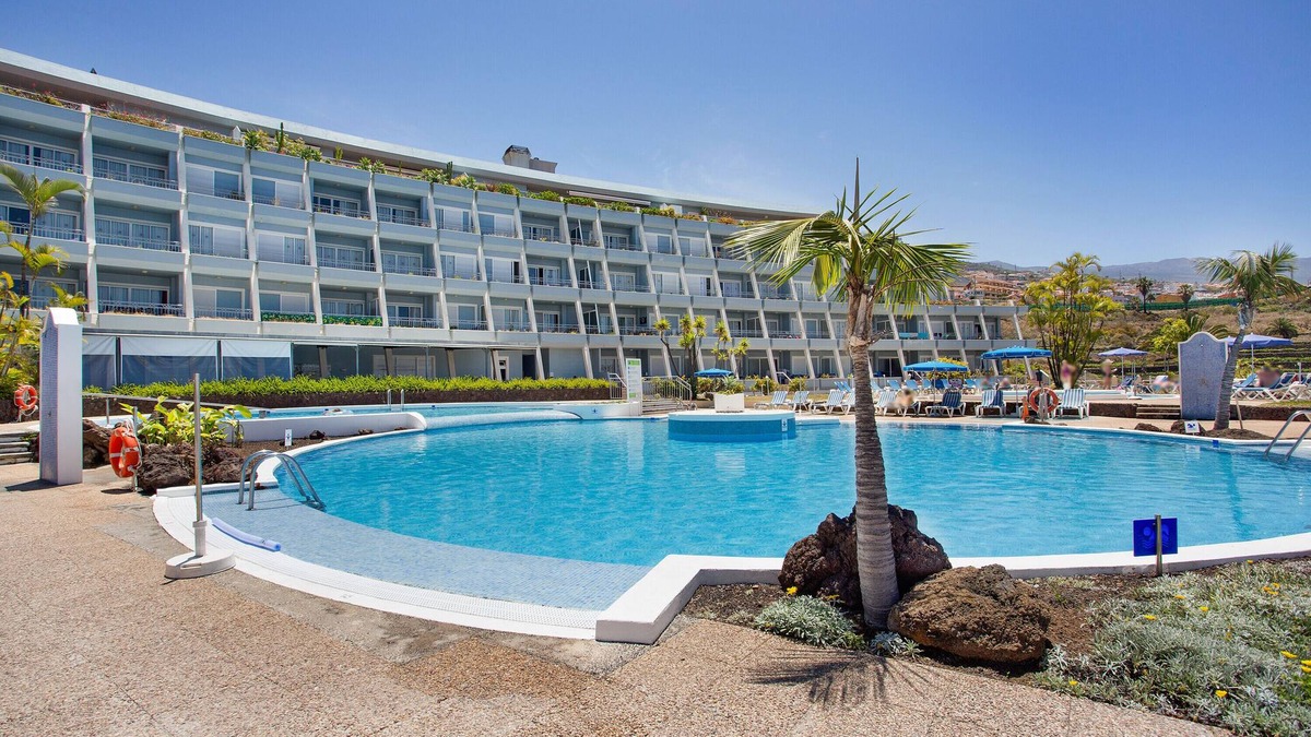 La Quinta Apartment | Vacation Apartment 'Casa Ana' with Sea and Teide View, Shared Pool and Wi-Fi