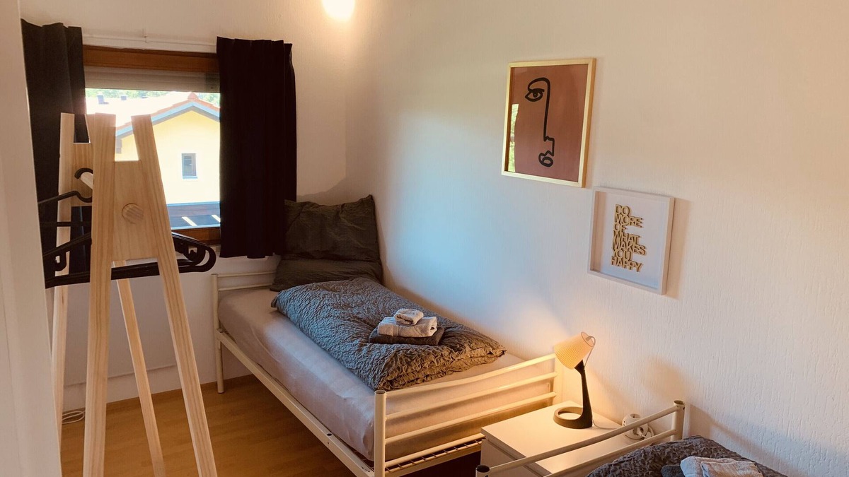 Salzweg Apartment | Vacation apartment "Felix Living 6" with Balcony and Wi-Fi