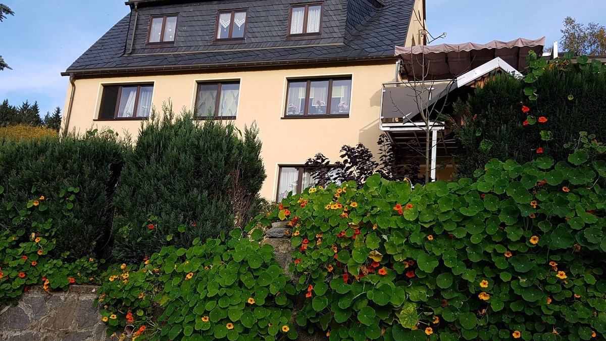 Joehstadt Apartment | Vacation apartment for skiers, nature lovers and train enthusiasts
