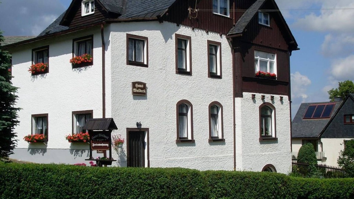 Barenfels Apartment | Vacation apartment "Haus Waldeck" - apartment/flat, shower, WC