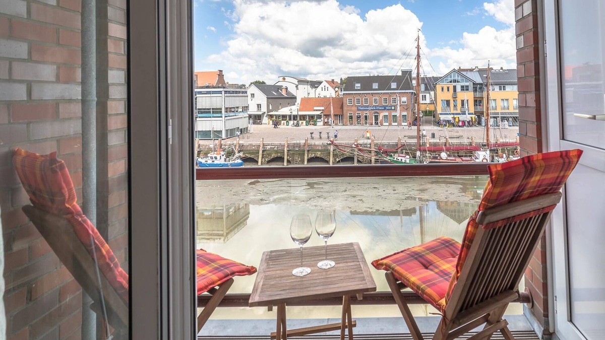 Zentrum Apartment | Vacation apartment Hafenflair in Husum for up to 3 people