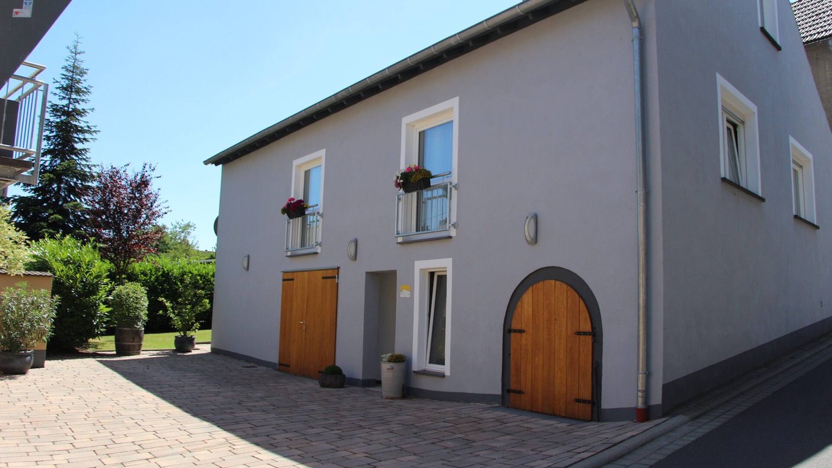 Nickenich Apartment | Vacation apartment/hiking/sightseeing