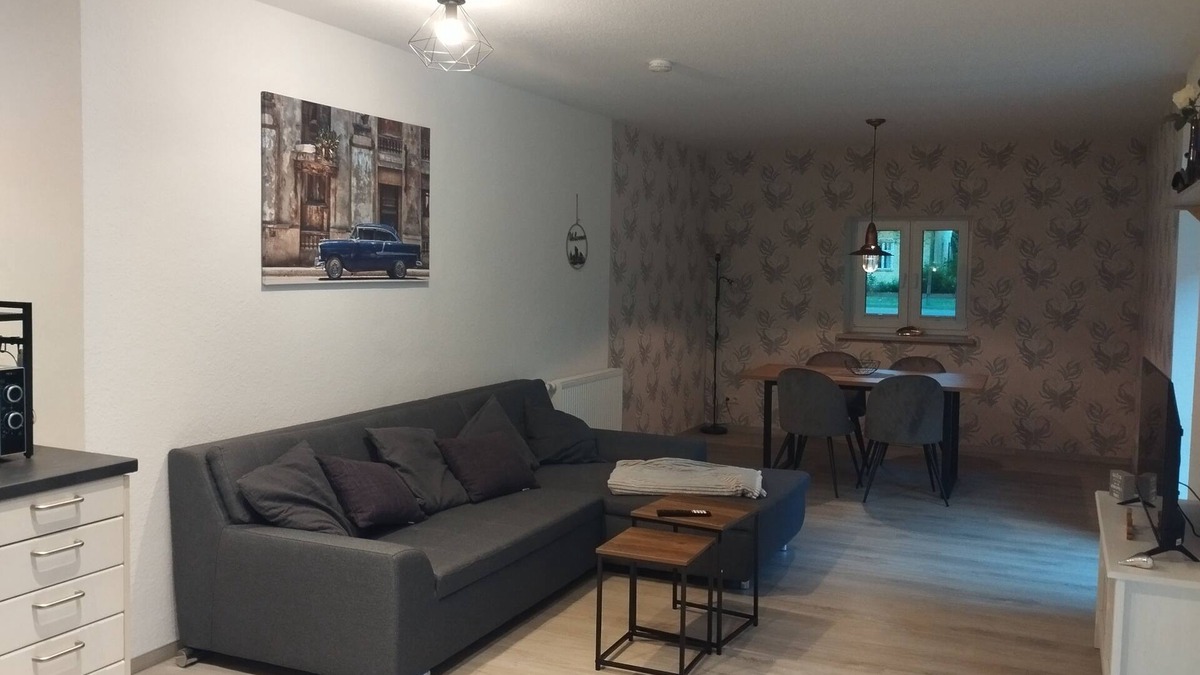 Prezelle Apartment | Vacation apartment Hof Lanze with a view of the Eichenallee