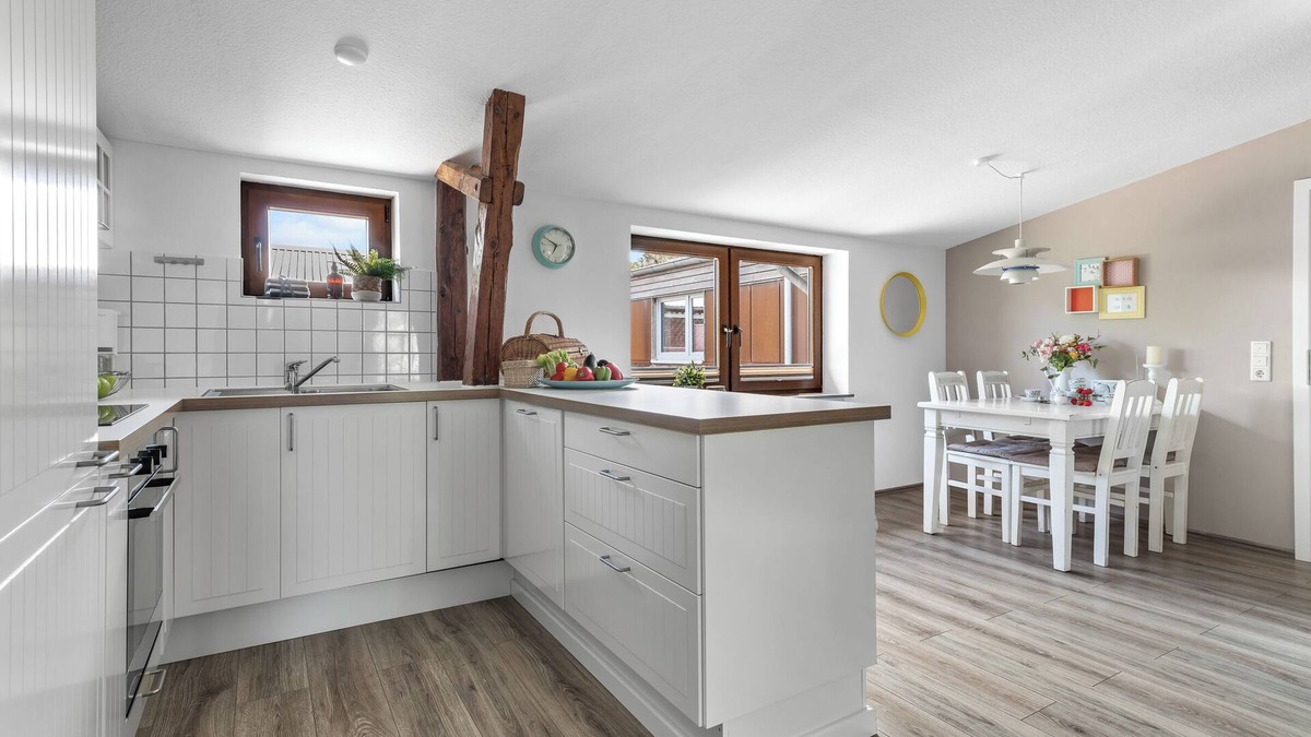 Steinberg Apartment | Vacation apartment in the country house "Hohe Luft" with large garden and 1500 m to the Baltic Sea