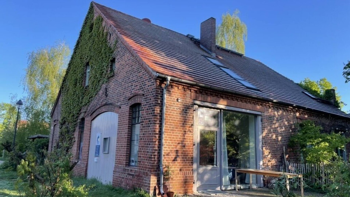 Ribbeck Apartment | Vacation apartment in Ribbeck opposite the pear tree and church