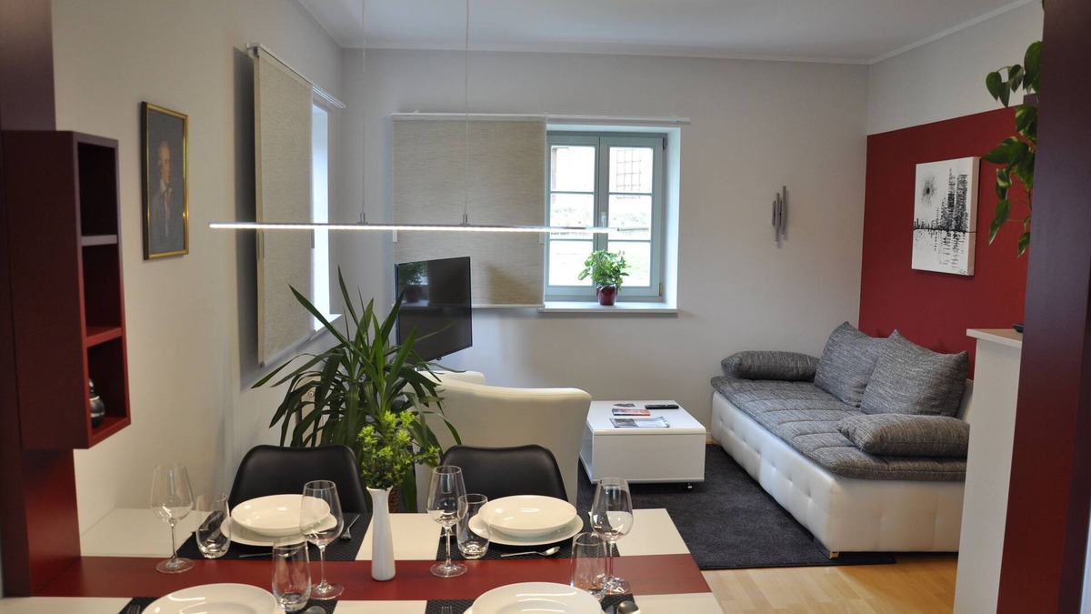 Tiefurt Apartment | Vacation apartment in Weimar "Haus Constantin"
