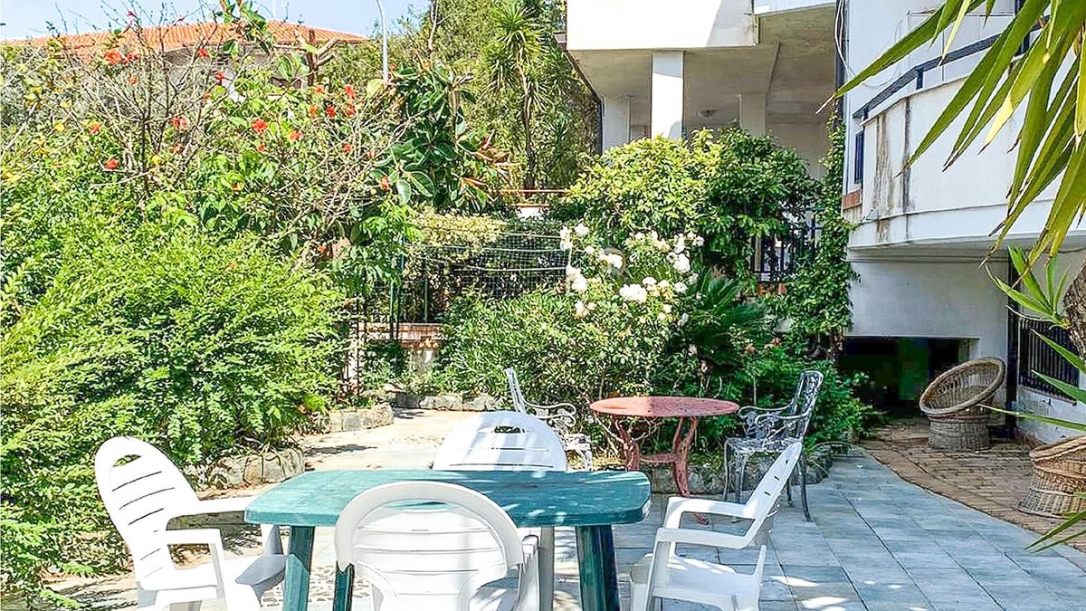 Calalunga-Pietragrande Apartment | Vacation apartment with private garden and separate entrance in Montauro (Catanzaro province), on on