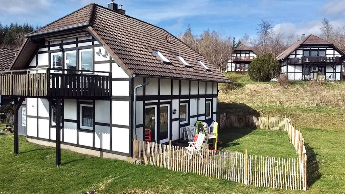Feriendorf Frankenau Apartment | Vacation apartment "Kellerwald" with private fenced garden and WLAN