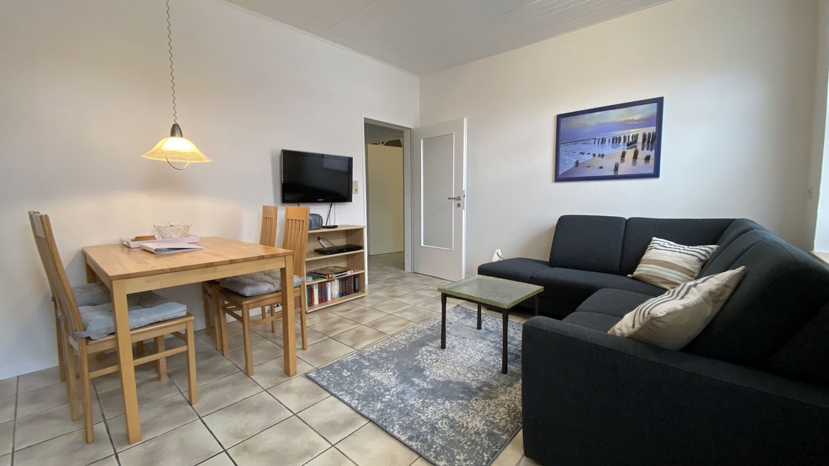 Pilsum Apartment | Vacation apartment "Kleine Möwe" with large garden in the heart of Pilsum