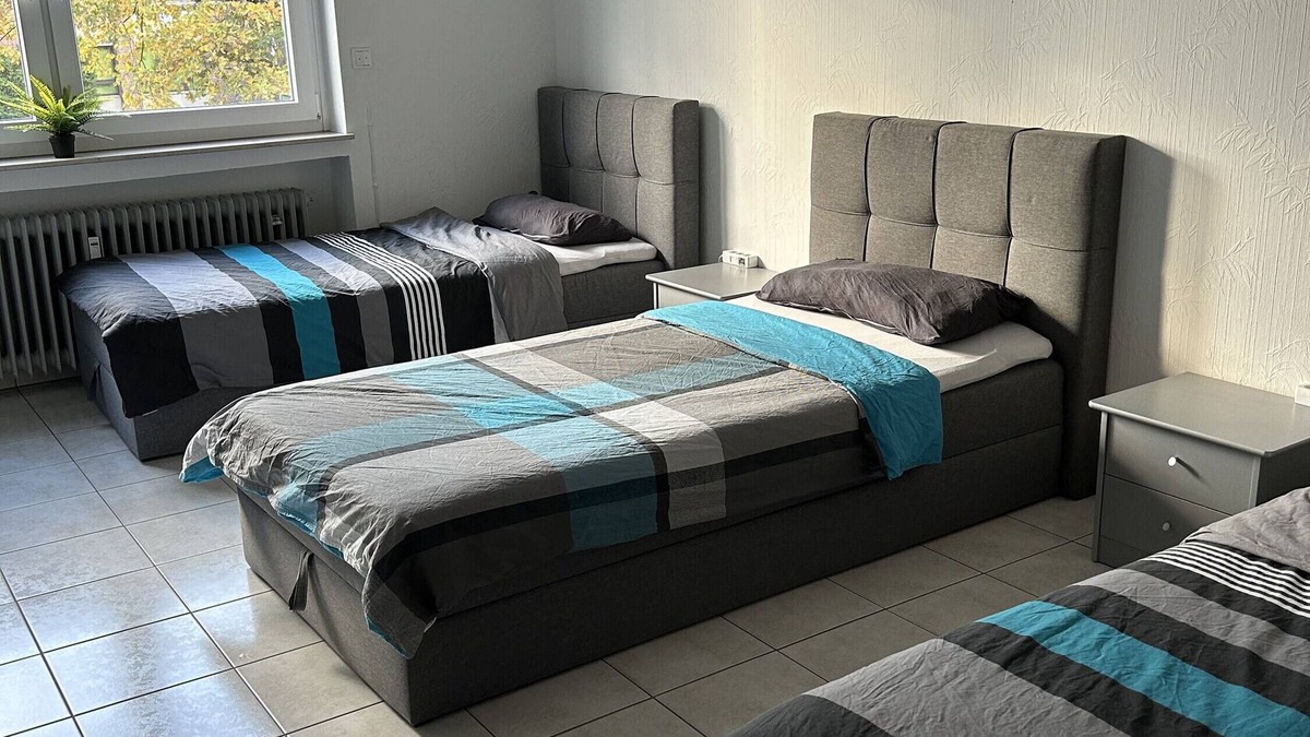 Dormagen Apartment | Vacation apartment 'Minas Ferienwohnung' with private terrace, balcony and WLAN