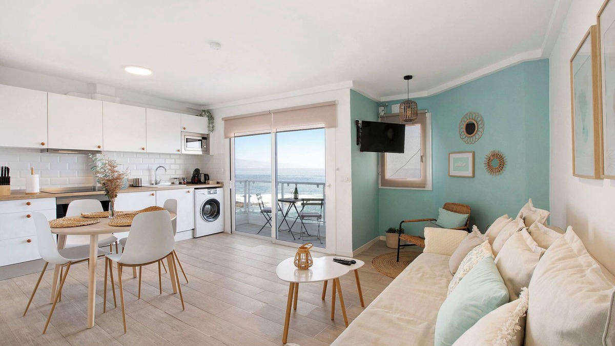 Tacoronte Apartment | Vacation Apartment 'My Pris' with Sea View, Balcony and Wi-Fi