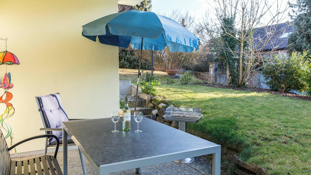 Stockach Apartment | Vacation apartment "Neunzehn" at the gateway to Lake Constance with WLAN, terrace and garden