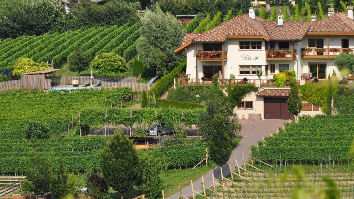 Cornaiano Apartment | Vacation apartment Obst