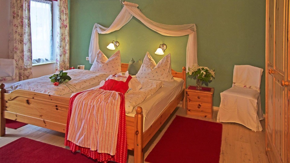 Obing Apartment | Vacation apartment on a farm, 55 sqm up to 5 persons, for families
