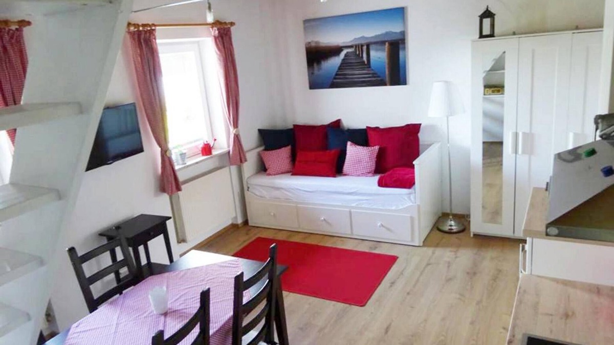 Bad Endorf Apartment | Vacation apartment Pickert, 25 sqm upper floor, gallery apartment