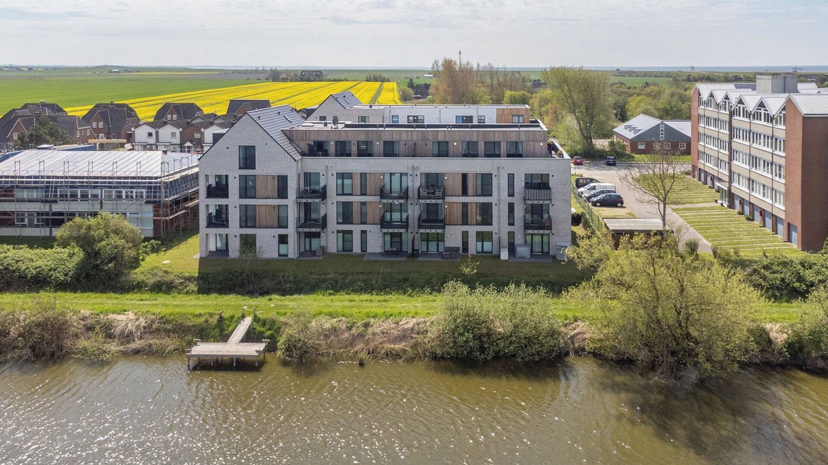Norderhafen Apartment | Vacation apartment Penthouse Küstenzauber on Nordstrand for up to 4 people