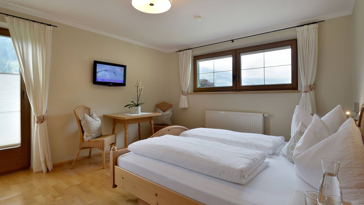 Mayrhofen Apartment | Vacation apartment Pension Eberharter in Mayrhofen, centrally but quietly located