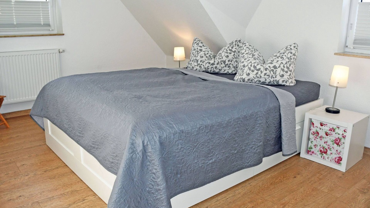 Thesenvitz Apartment | Vacation apartment Rapsblüte with fireplace and balcony - Holiday apartments in Lipsitz auf