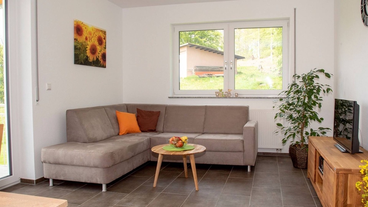 Laichingen Apartment | Vacation apartment Sonnenblume, 57 sqm, 2 bedrooms, south balcony, max. 4 persons