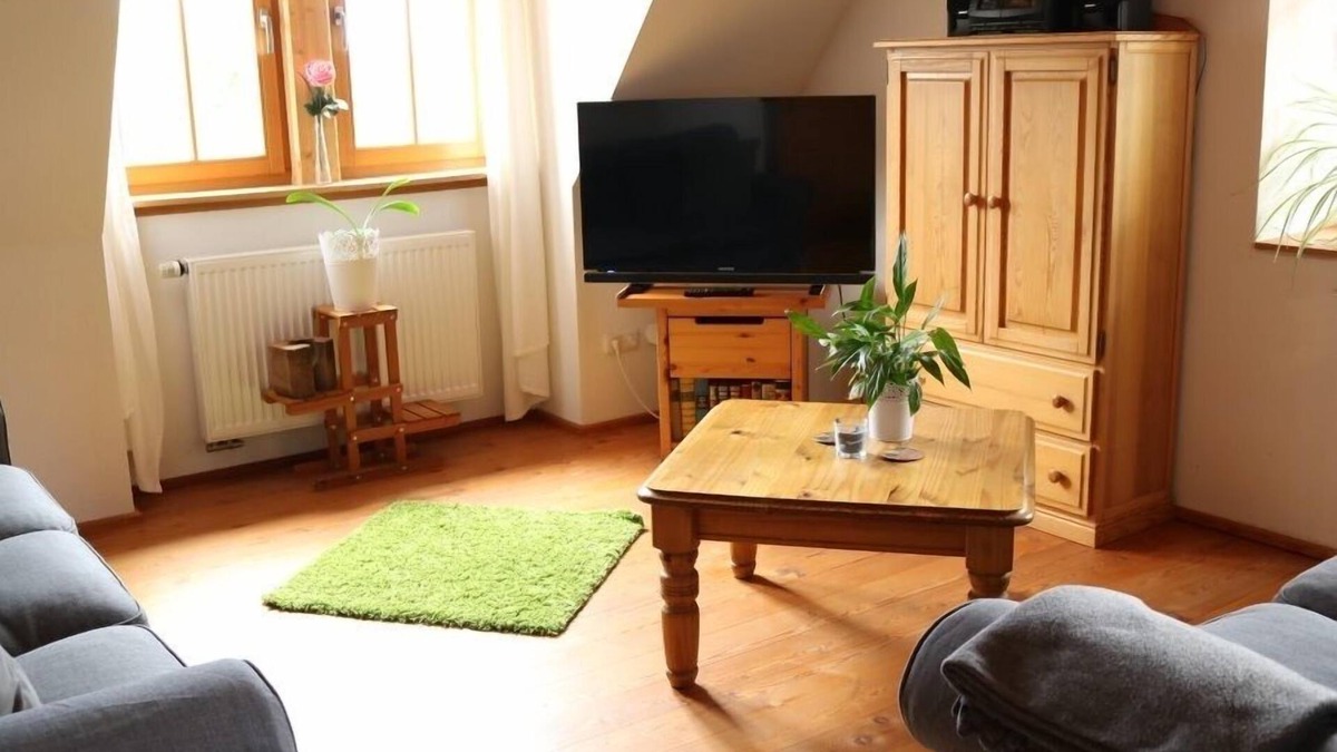 Weiltingen Apartment | Vacation apartment "Spatzennest" (85sqm) with two separate bedrooms and balcony