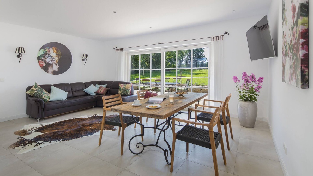 Breitbrunn a. Chiemsee Apartment | Vacation apartment Schiemsee "Lavender Terrace" Hauspirol