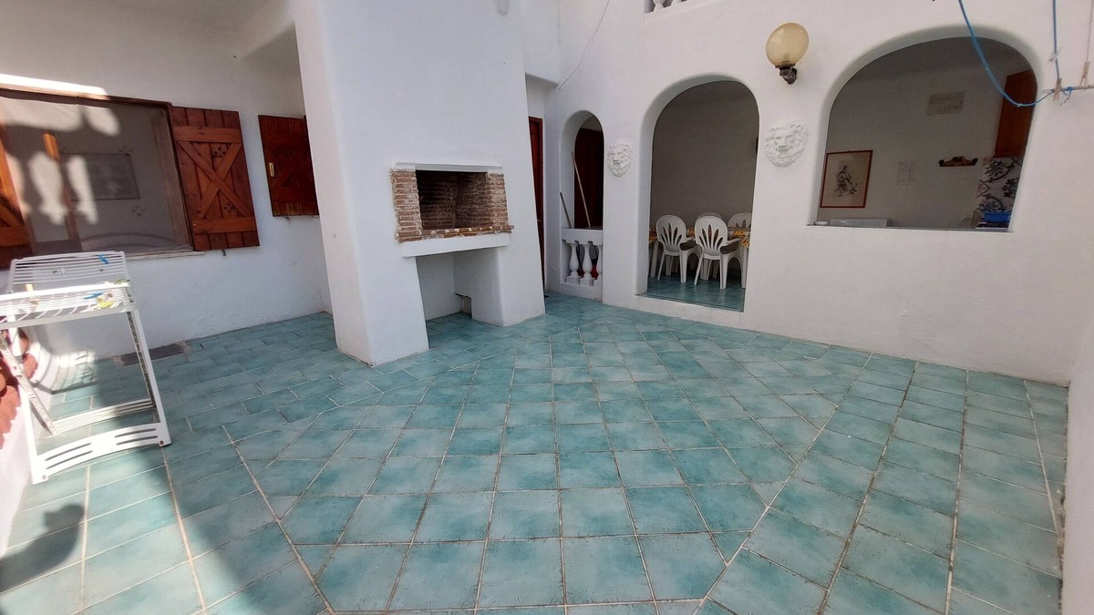Succhivo Apartment | Vacation apartment sleeps 6 just 50 meters from Chiaia beach