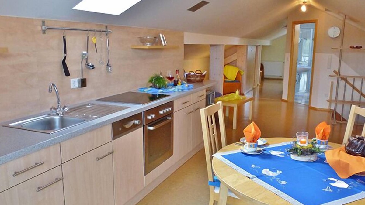 Absberg Apartment | Vacation apartment "Sunrise" with balcony