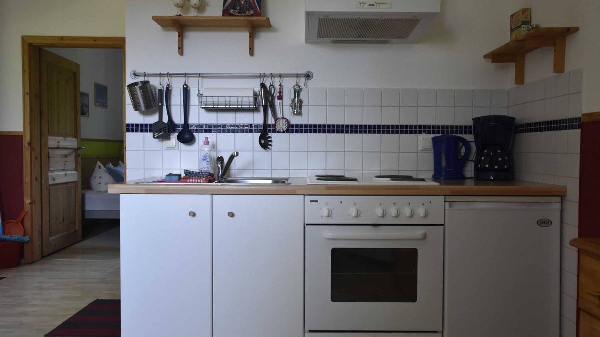 Blowatz Apartment | Vacation apartment upstairs in the red house on the Baltic Sea cycle path OVS 103 - 2-room vacation apartment