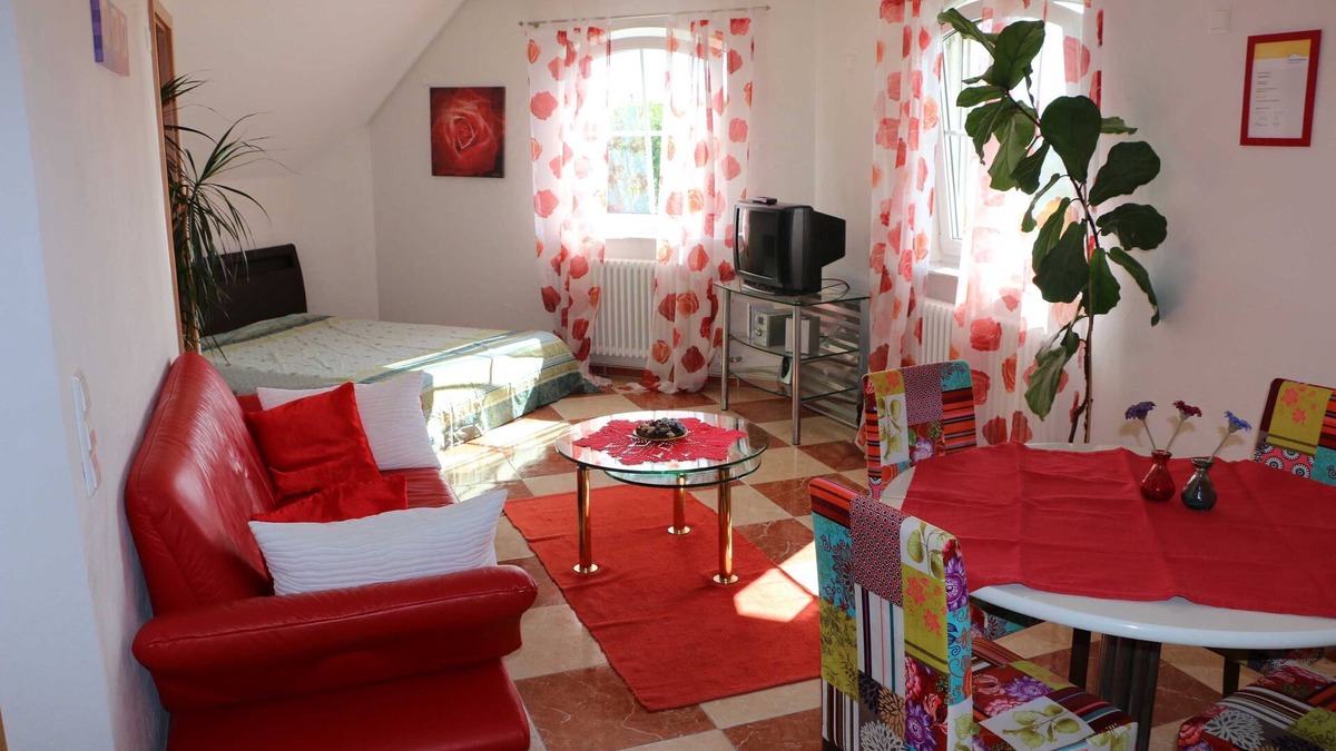 Mahlberg Apartment | Vacation apartment Vogesenblick, 50sqm, 1 bedroom - Ferienwohnung Kunst