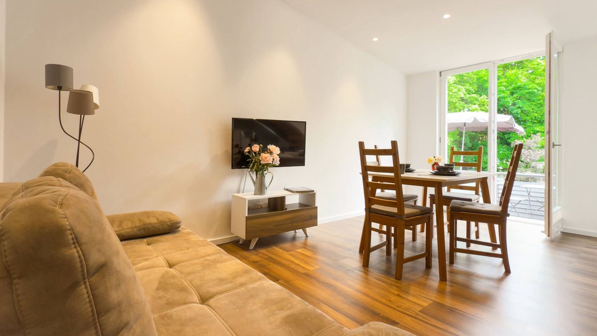 City Centre Regensburg Apartment | Vacation apartment with balcony