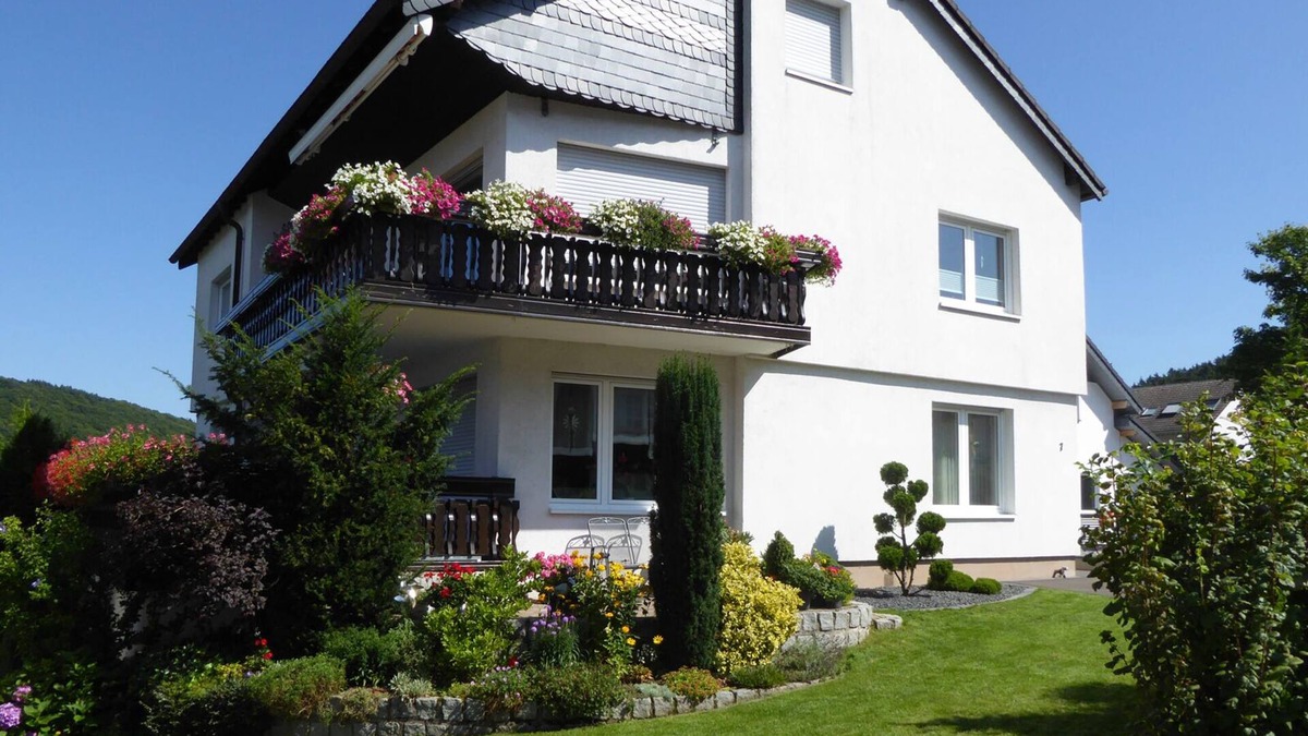 Hoppecke Apartment | Vacation apartment Waltraud, 105sqm, 3 bedrooms, max. 6 persons