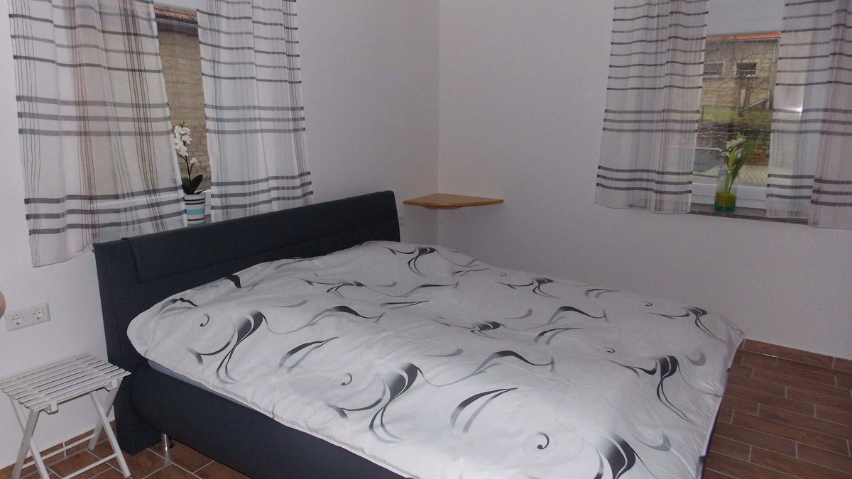 Rottingen Apartment | Vacation apartment with cozy living room