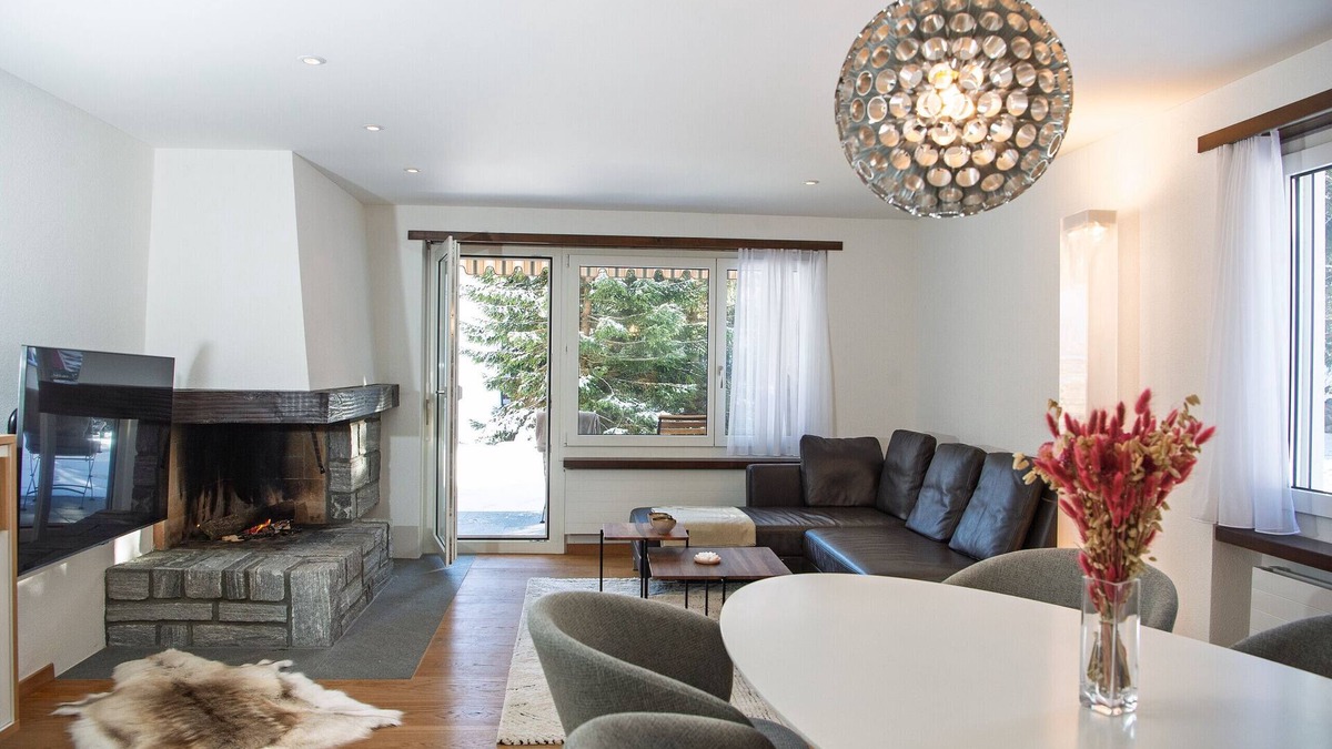 Valbella Apartment | Vacation apartment with private jacuzzi for 4 people Casoja Lenzerheide