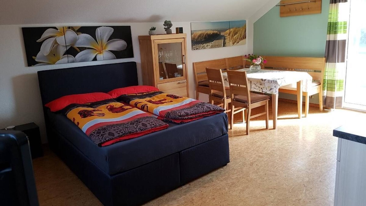 Roetz Apartment | Vacation apartment with balcony facing south