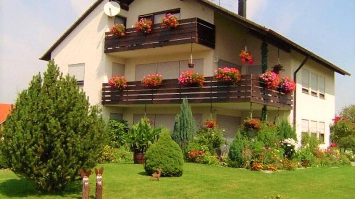 Burgweiler Apartment | Vacation apartment with large balcony near Lake Constance 97m ²