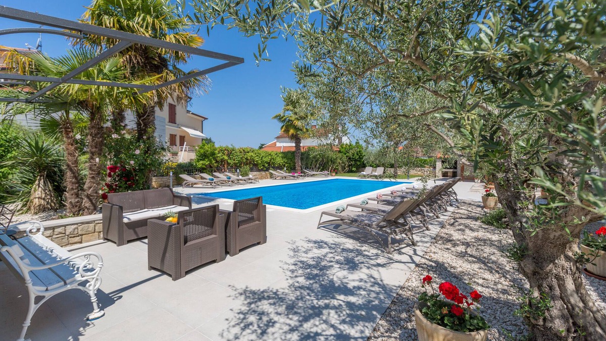 Mali Maj Apartment | Vacation apartment with pool (60m2), 4 persons, garden, air-conditioned,barbecue