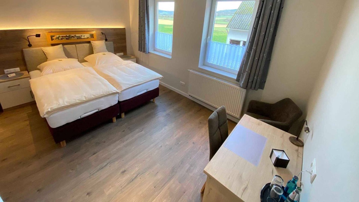 Oberweser Apartment | Vacation apartments Gasthaus Zum Lindenwirt - FeWo Glashütte / Melkkutscher