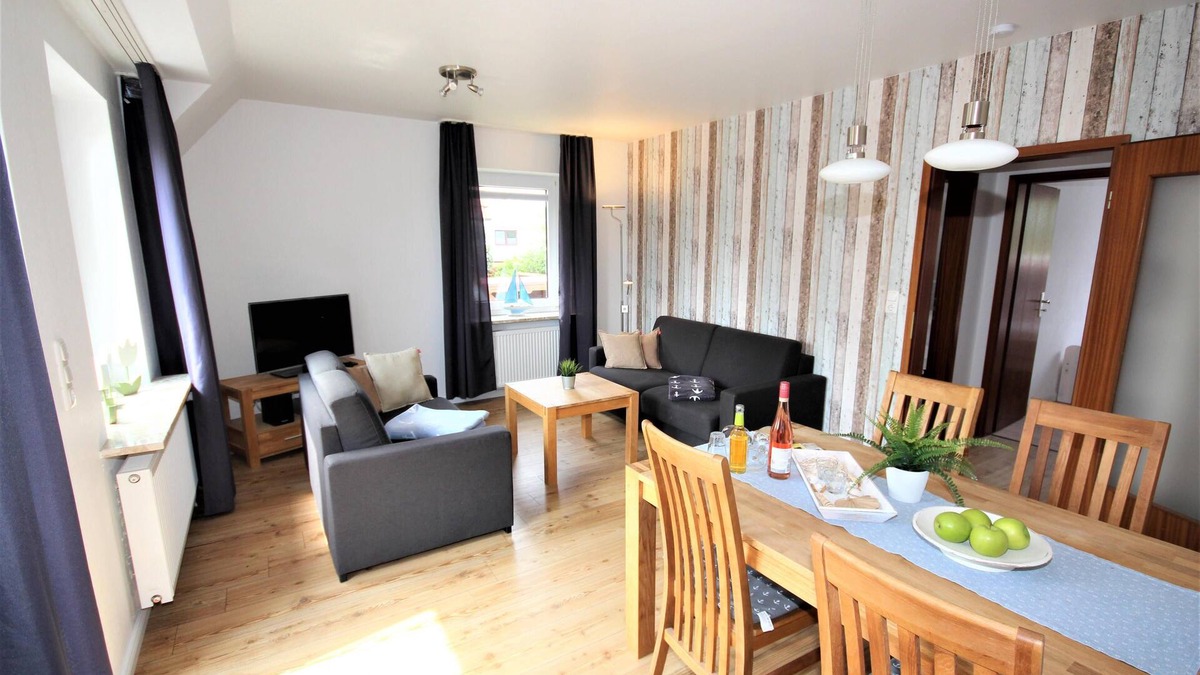 Westerdeichstrich Apartment | Vacation away from the hustle and bustle. For up to 6 people on the 1st floor with loggia