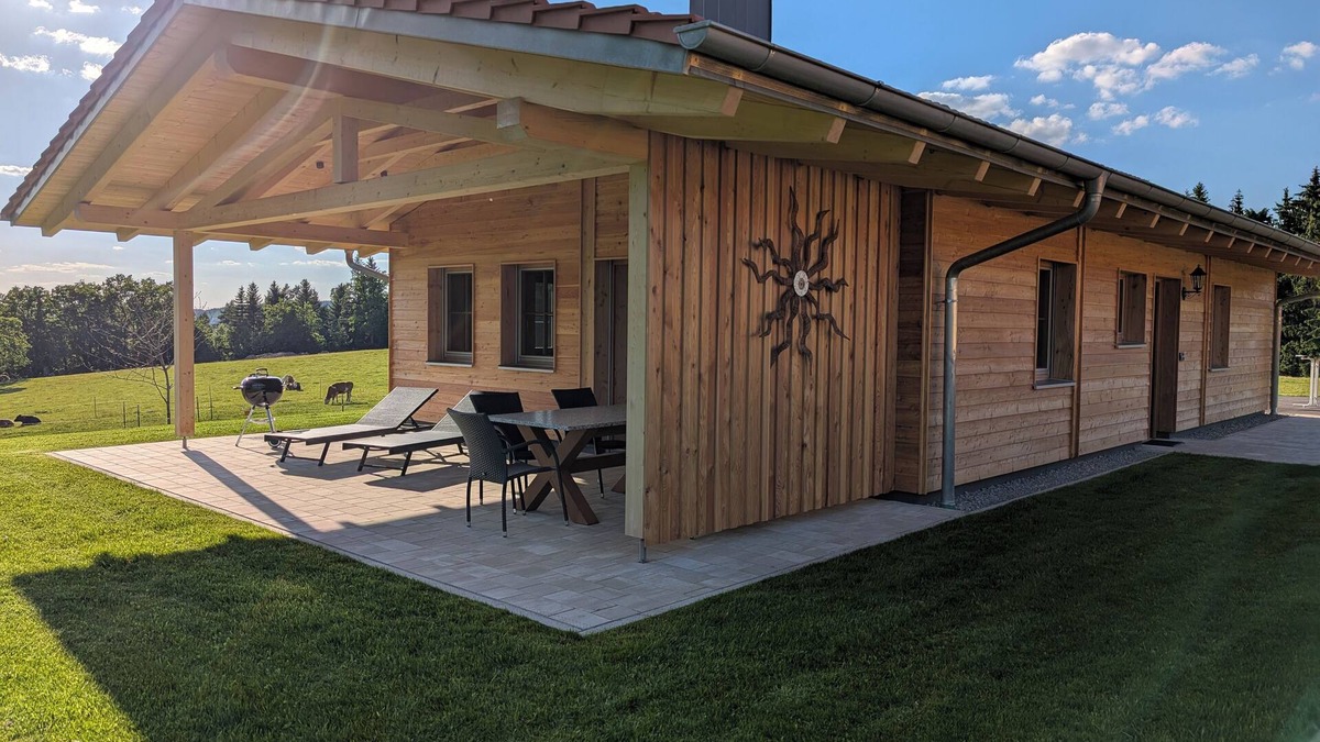 Brennberg Ski Chalet | Vacation chalet with sauna and large terrace at Ferienhof Schiegl in the bay. Forest