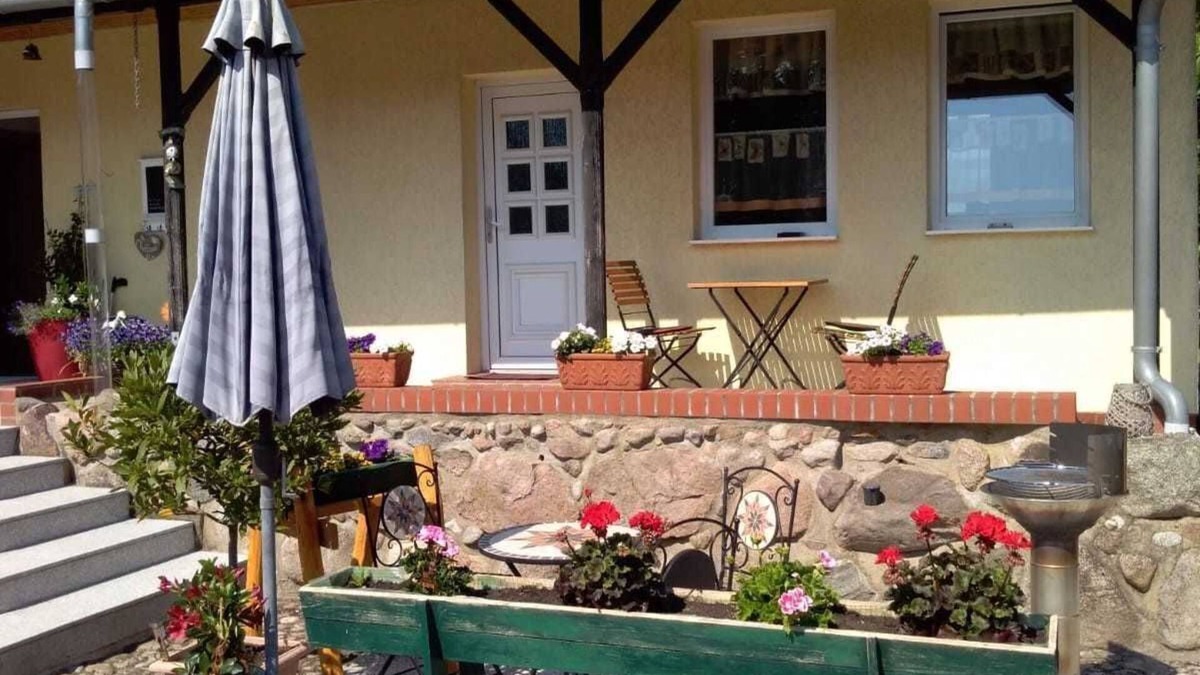 Dobbin-Linstow House | Vacation cottage Streblow