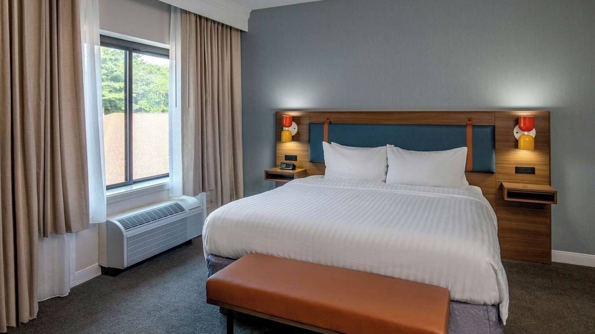 Foxboro Hotel | Vacation Day Is Always A Great Idea! Short Drive to Borderland State Park