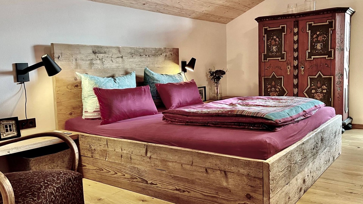 Breitbrunn a. Chiemsee Apartment | Vacation apartment 1st floor, 84 sqm, for 2 persons, kitchen, 1 living-dining room, balcony, additional bedroom for an extra charge