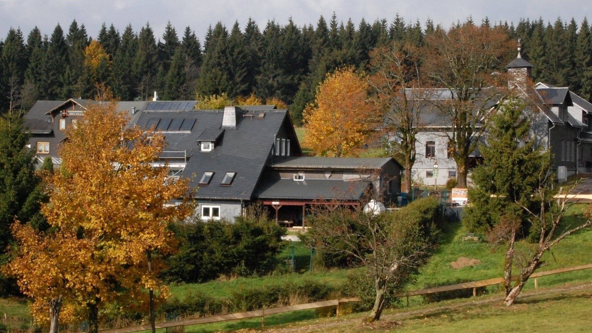 Friedrichshoehe House | Vacation home for 10 guests with 120m² in Friedrichshöhe/Eisfeld (245585)